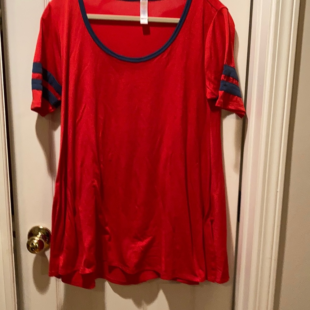 LuLaRoe top